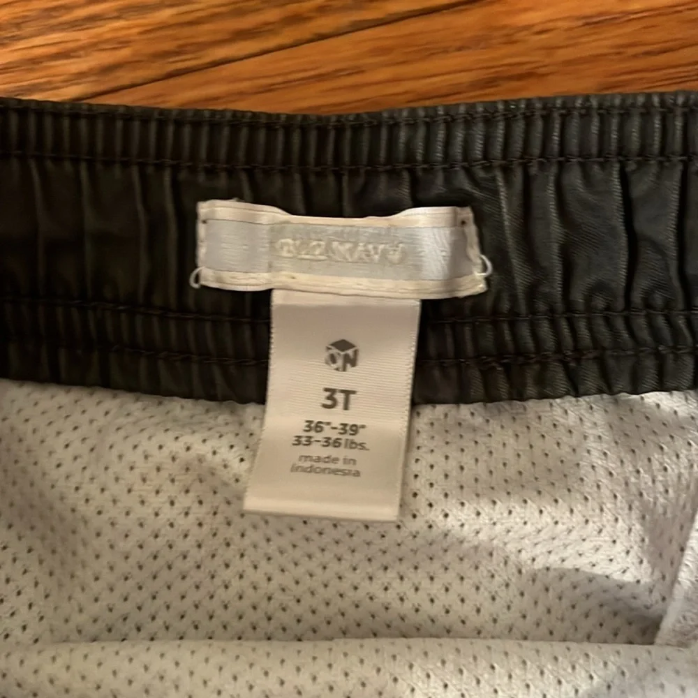 Old Navy Kid’s Green Swim Trunks Size 3T